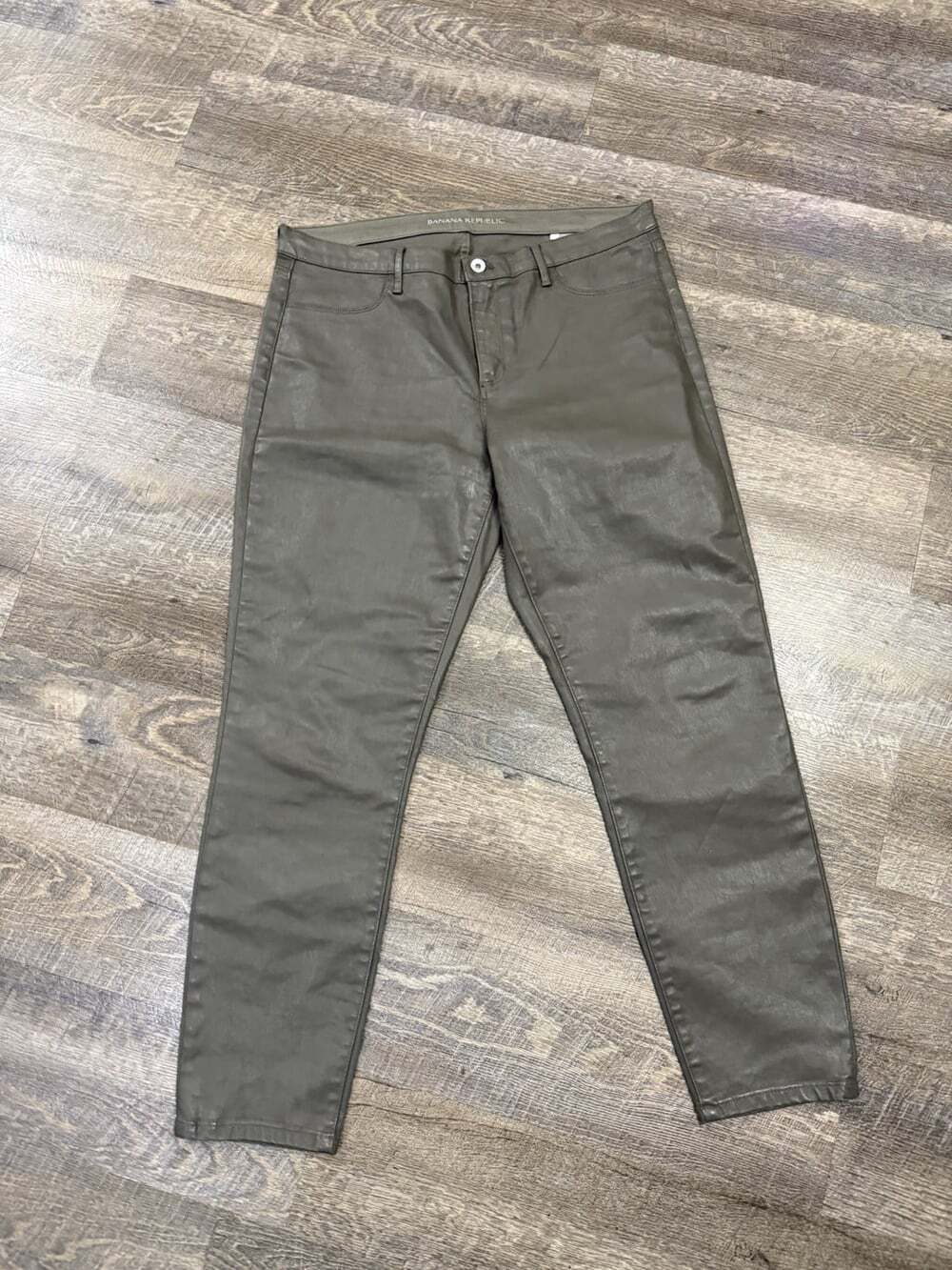Banana Republic Coated Skinny Pants Khaki Olive Green Size 32 Excellent